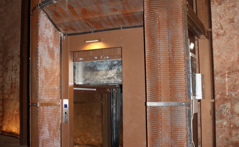 Tunnel in lamiera forata per alloggio ascensori 